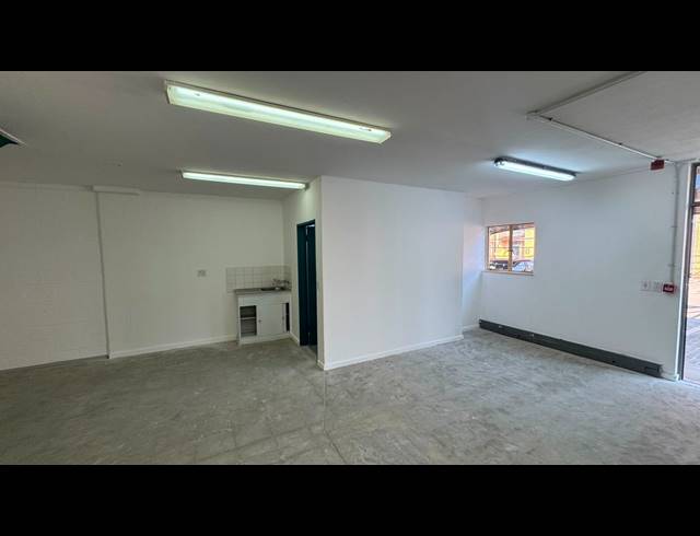 449M² WAREHOUSE TO LET IN LINBRO PARK